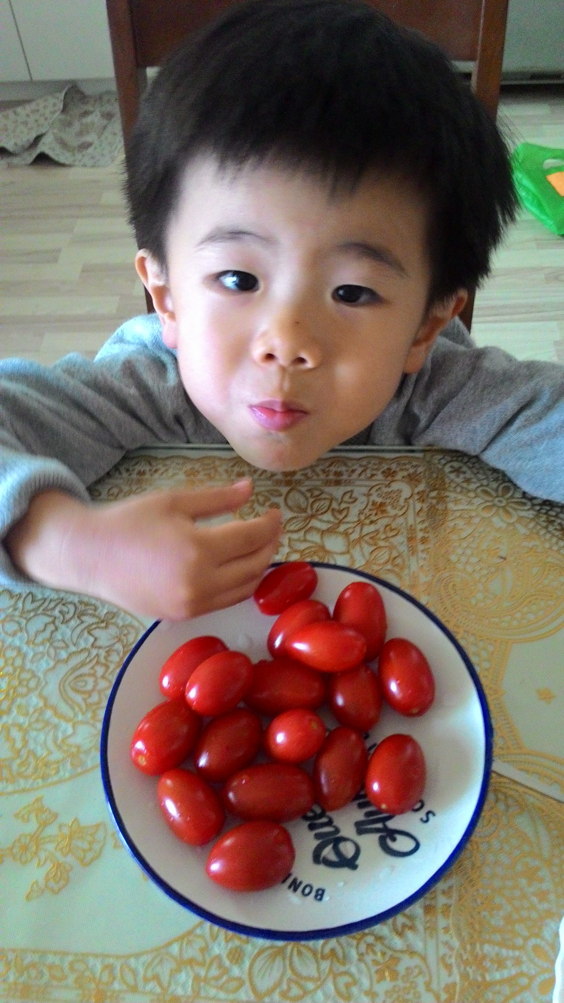 (宅配)❤豐葉樂活田園東方美人蜜蕃茄~多汁味甜，大人小孩一顆接一顆
