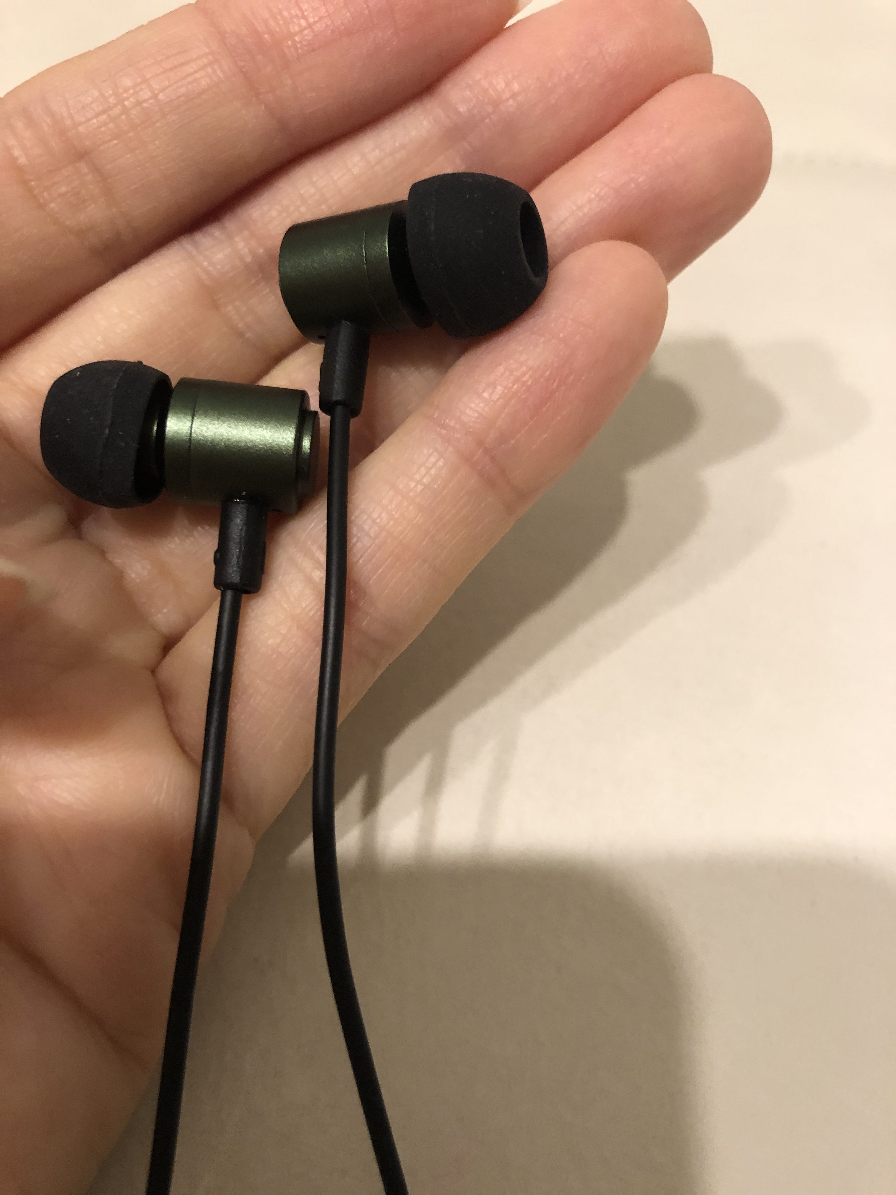 Hi-Unit 日本極簡設計高音質耳機~充滿立體感音質的耳機推薦